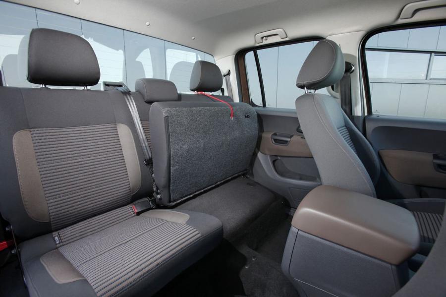  Volkswagen Amarok 2012 года  (фото 8 из 119)
